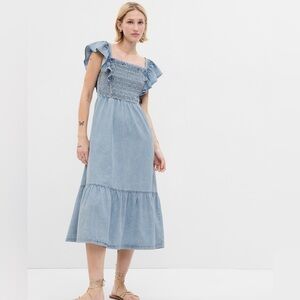 Gap Smocked Flutter Sleeve Denim Midi Dress with Washwell Large Petite